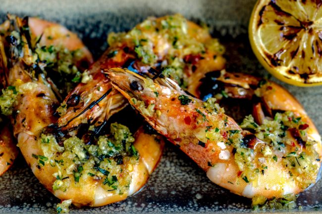 Shrimp and grilled lemon