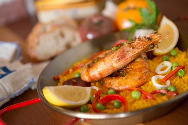 Prawn paella