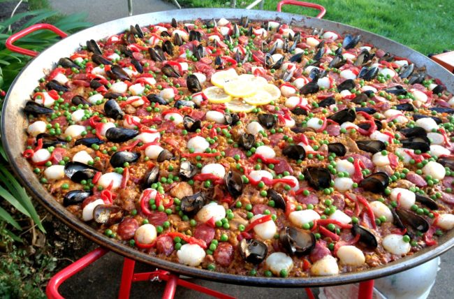 Scallop mussels paella