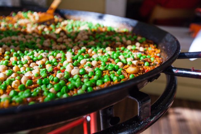 Paella valenciana close up